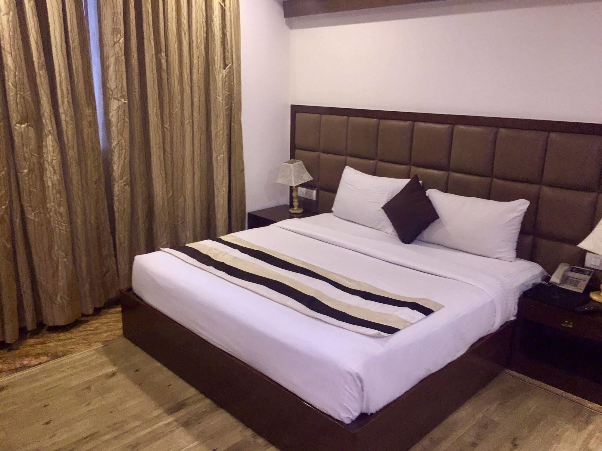 Taurus Sarovar Portico New Delhi Luaran gambar